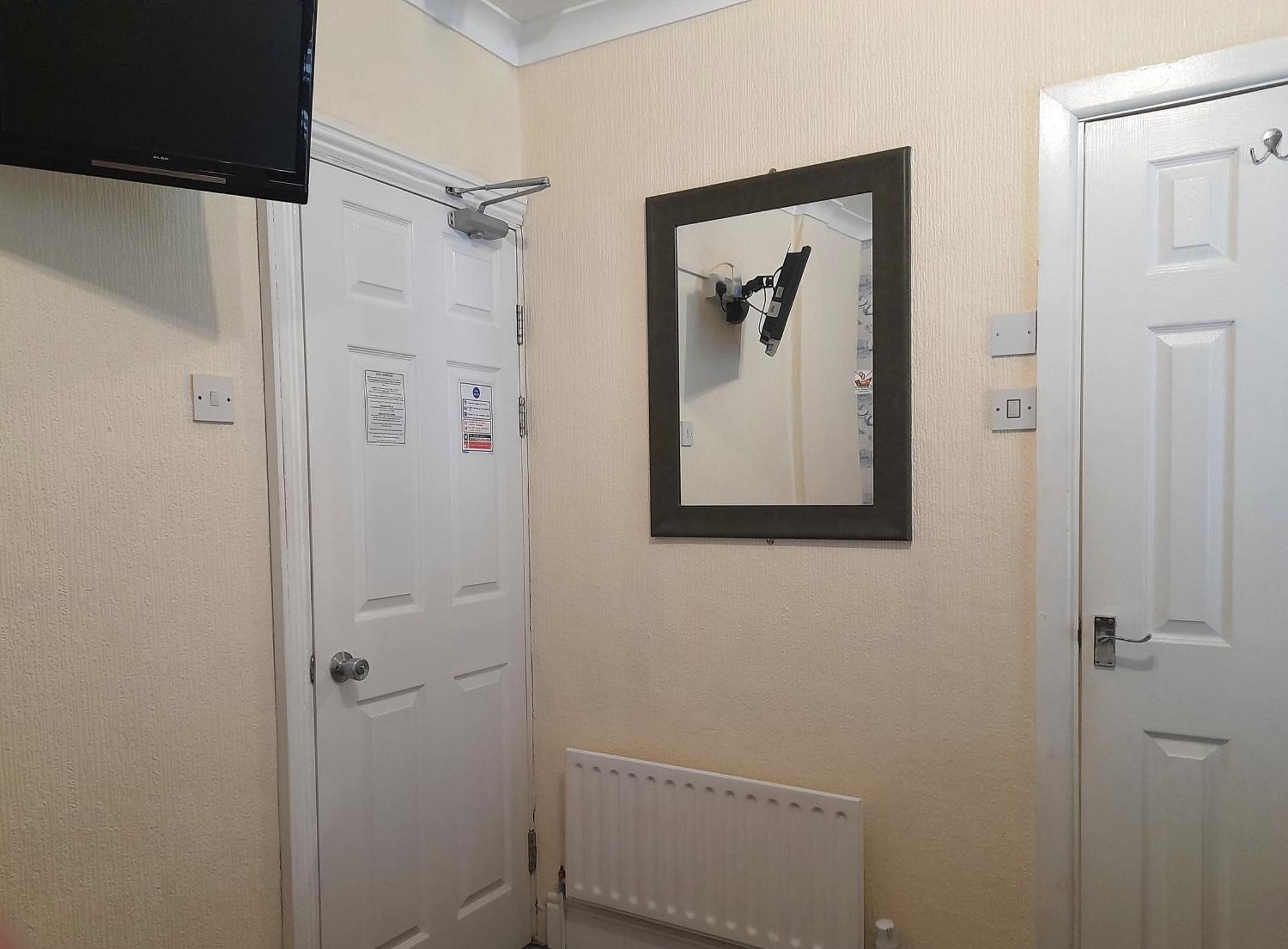 Small Double Room,1563270085:JPEG
